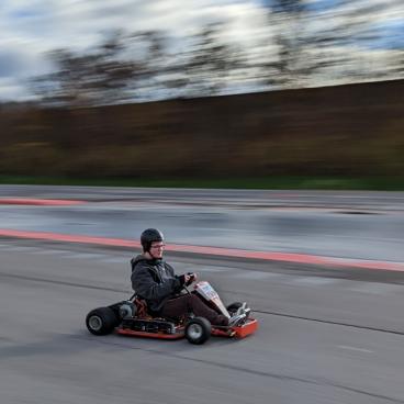 Schüler in Go-Kart
