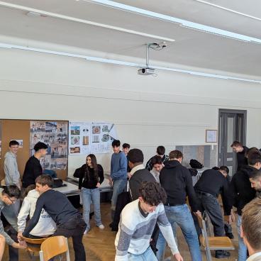 Schüler lösen Aufgabe