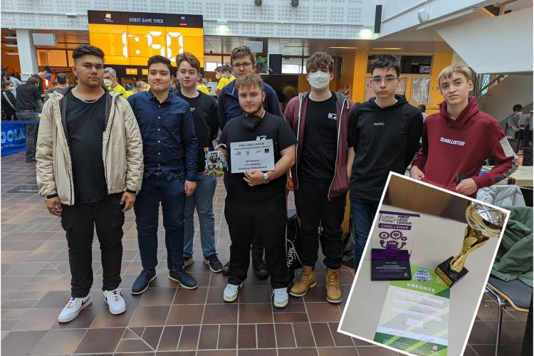 MöRobots Team mit Pokal