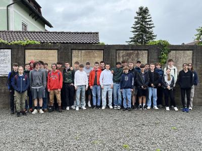 Gruppenfoto der Schüler:innen der Abteilung Holztechnik